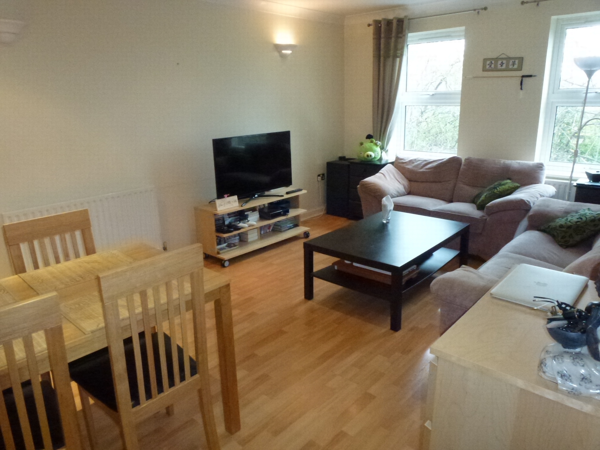 2 Bedroom Apartment to rent in Colliers Wood, London, SW19