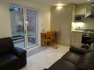 3 Bedroom House to rent in Haydons Road, Wimbledon, London, SW19