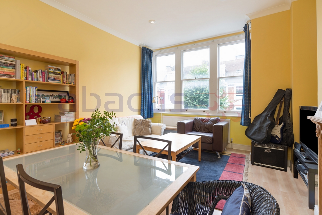 2 Bedroom Flat to rent in West Hampstead, London, NW6