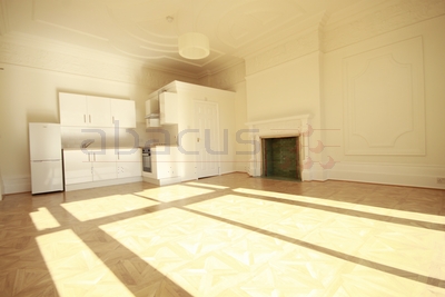 Studio to rent in Parsifal Road, West Hampstead, London, NW6