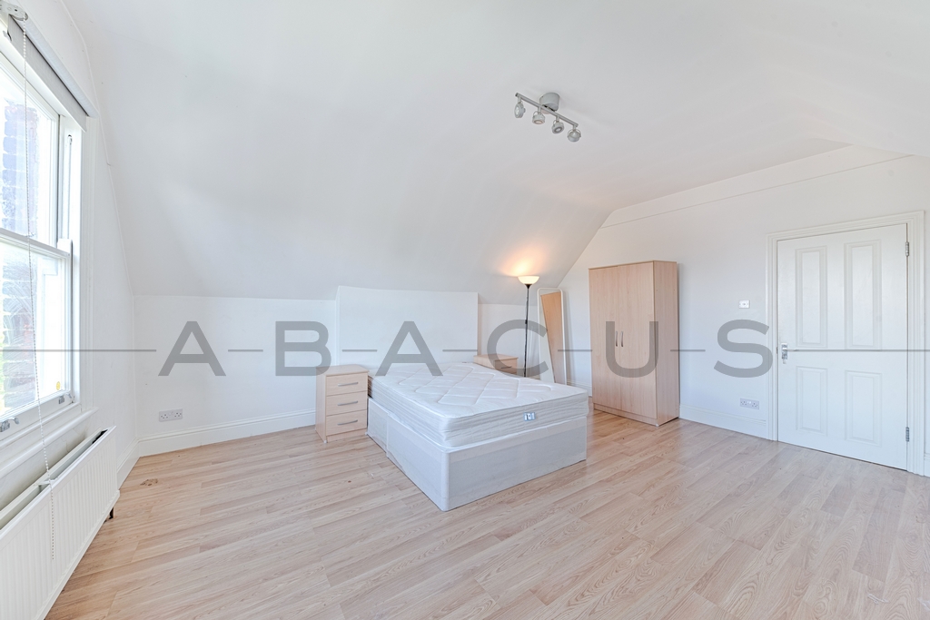 2 Bedroom Flat to rent in Minster Road, West Hampstead, London, NW2