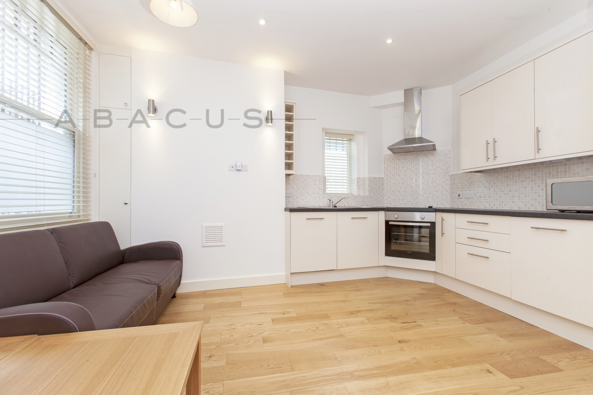 2 Bedroom Flat to rent in West Hampstead, London, NW6