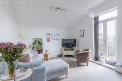 2 Bedroom Apartment to rent in Priory Road, South Hampstead, London, NW6