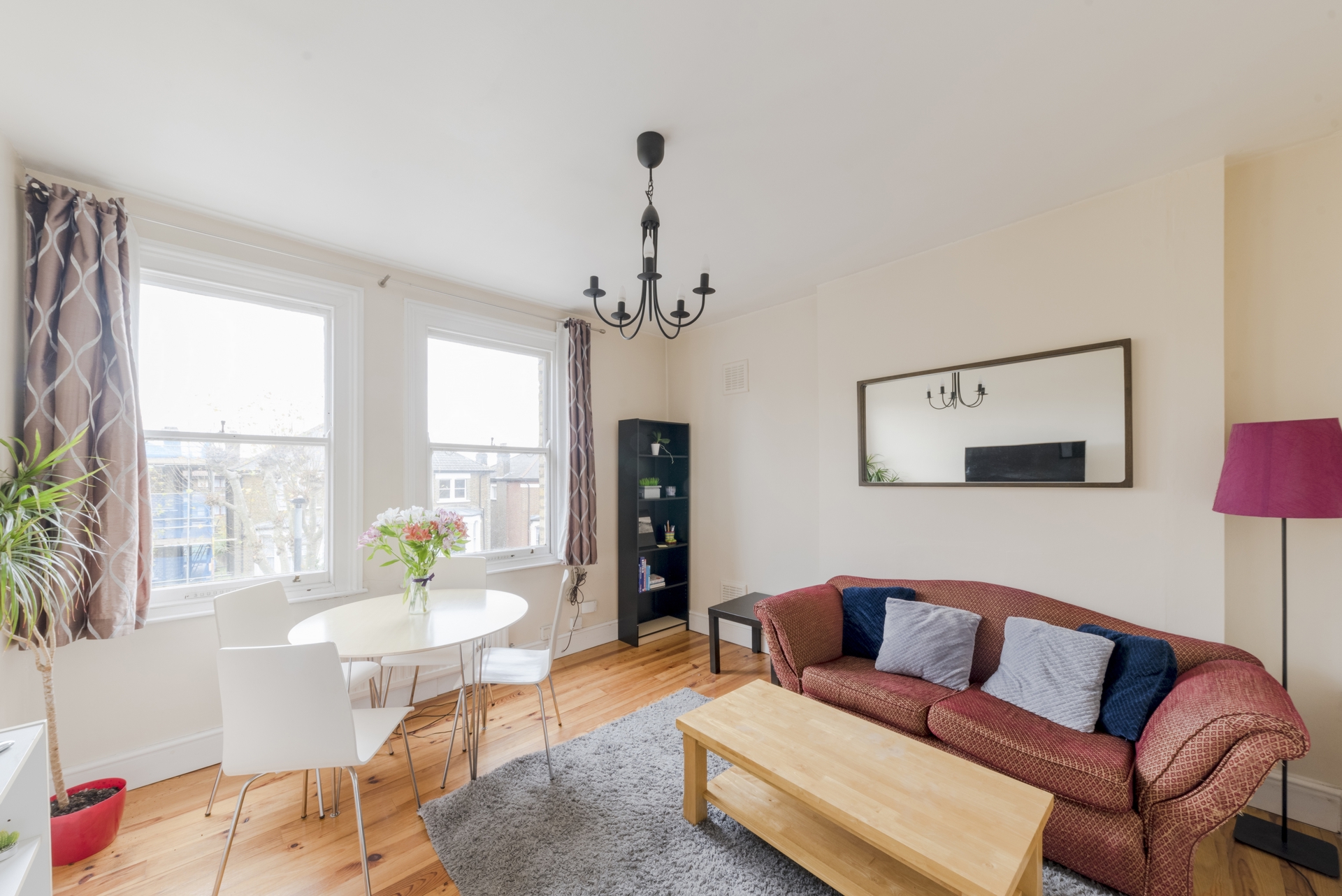 2 Bedroom Flat to rent in West Hampstead, London, NW2