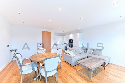 2 Bedroom Flat to rent in Finchley Road, Hampstead, London, NW3