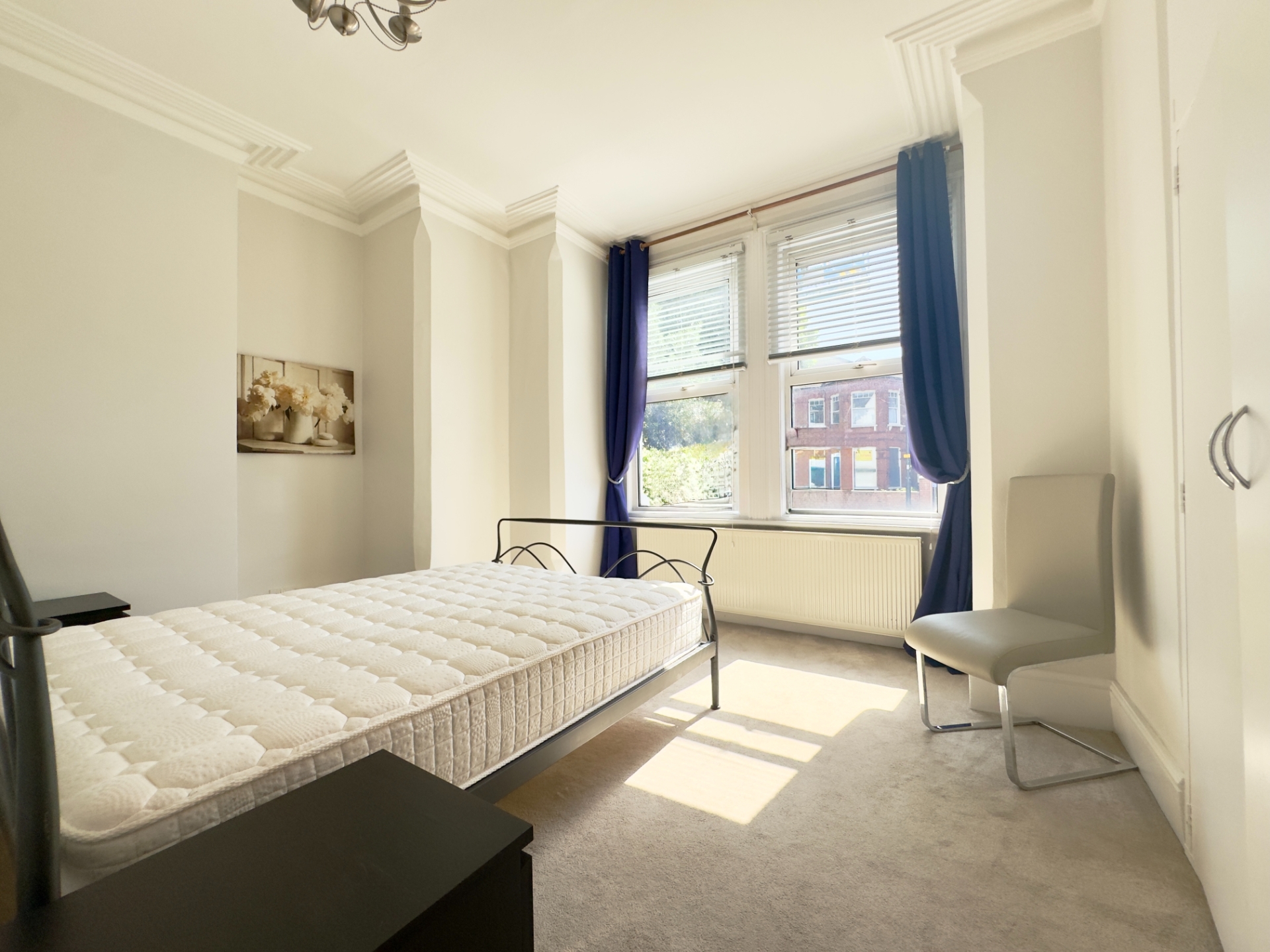 2 Bedroom Apartment to rent in Walm Lane, Willesden Green, London, NW2