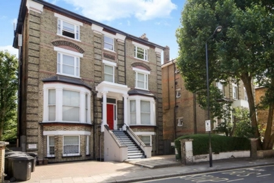 Flat to rent in West End Lane, West Hampstead, London, NW6