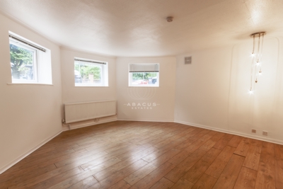 3 Bedroom Flat to rent in Christchurch Avenue, Kilburn, London, NW6