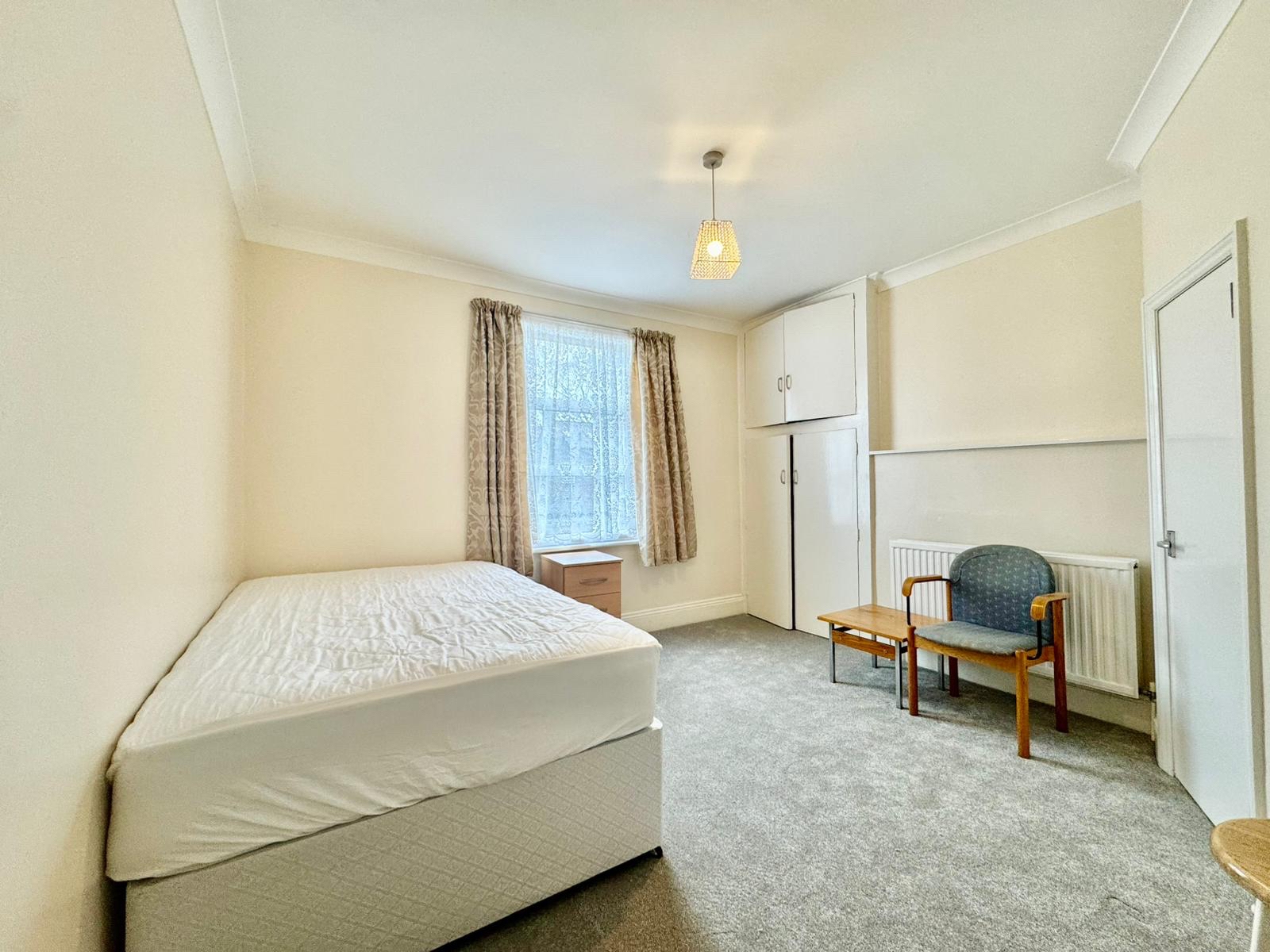 1 Bedroom Room To Let to rent in Monson Road, Kensal Green, London, NW10