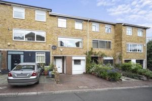 5 Bedroom House to rent in Meadowbank, Primrose Hill, London, NW3