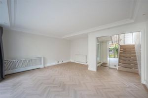5 Bedroom House to rent in Meadowbank, Primrose Hill, London, NW3