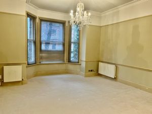 1 Bedroom Apartment to rent in Netherhall Gardens, Hampstead, London, NW3