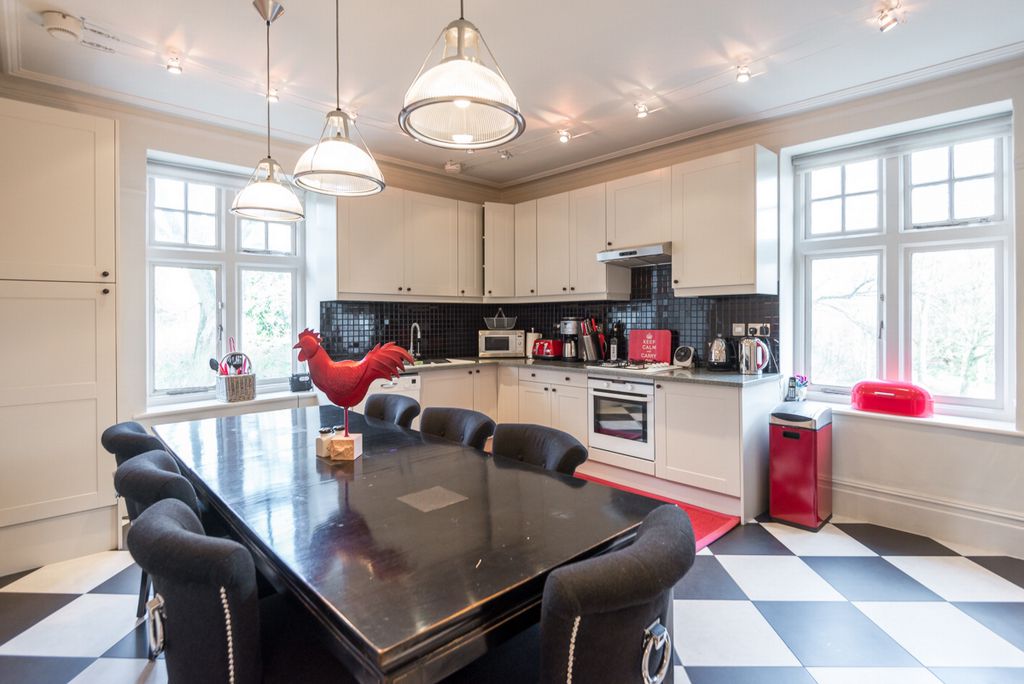 4 Bedroom Mansion Block to rent in Hampstead, London, NW3