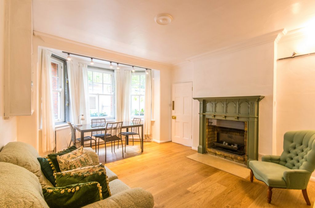 3 Bedroom Apartment to rent in Hampstead, London, NW3