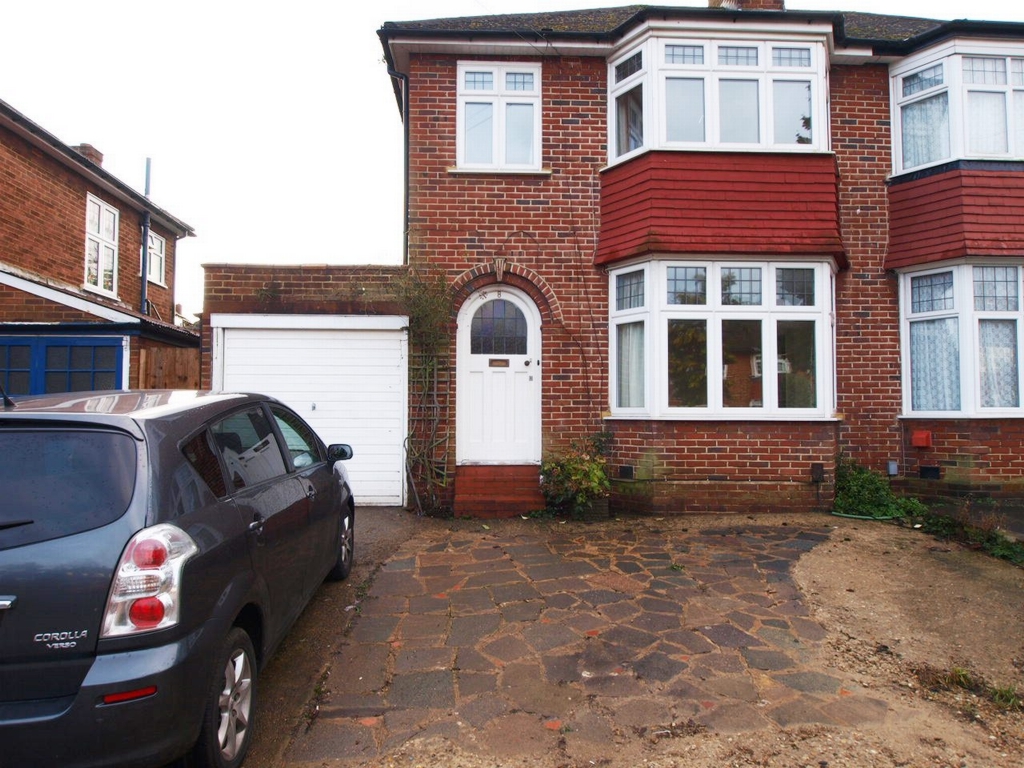 3 Bedroom House to rent in Southgate, London, N14