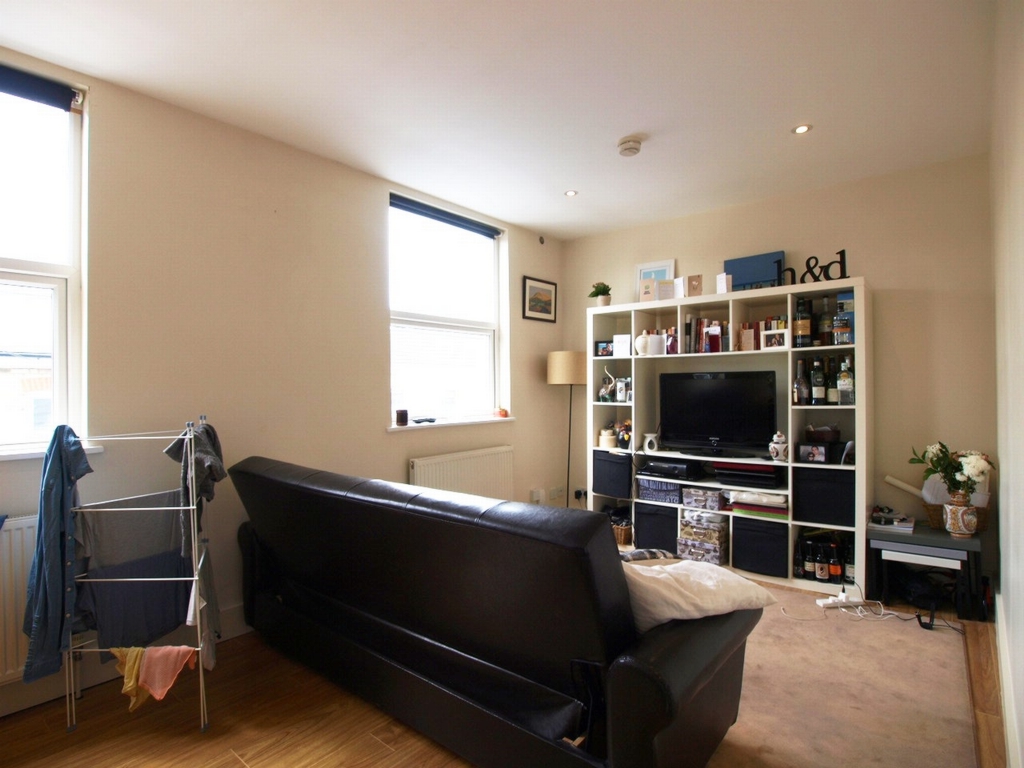 1 Bedroom Flat to rent in Finsbury Park, London, N4