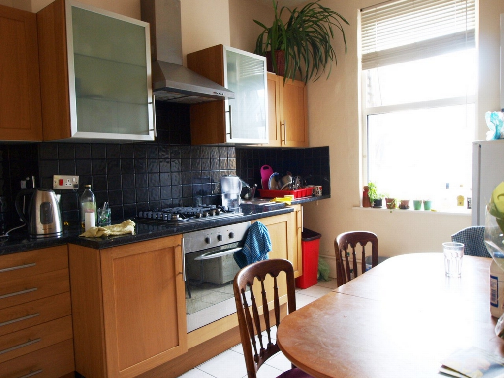 2 Bedroom Flat to rent in Newington Green, London, N16