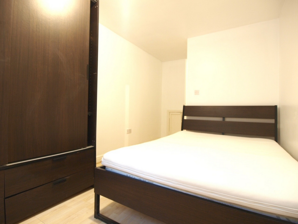 1 Bedroom Flat to rent in Newington Green, London, N16