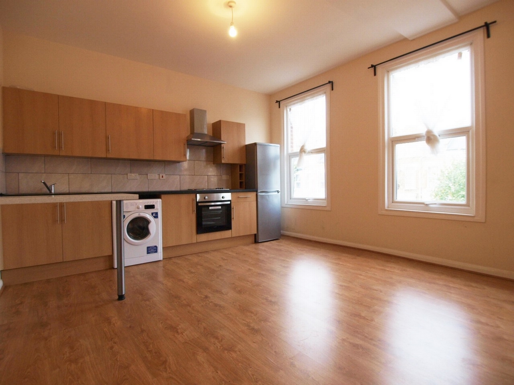 1 Bedroom Flat to rent in Stamford Hill, London, N16