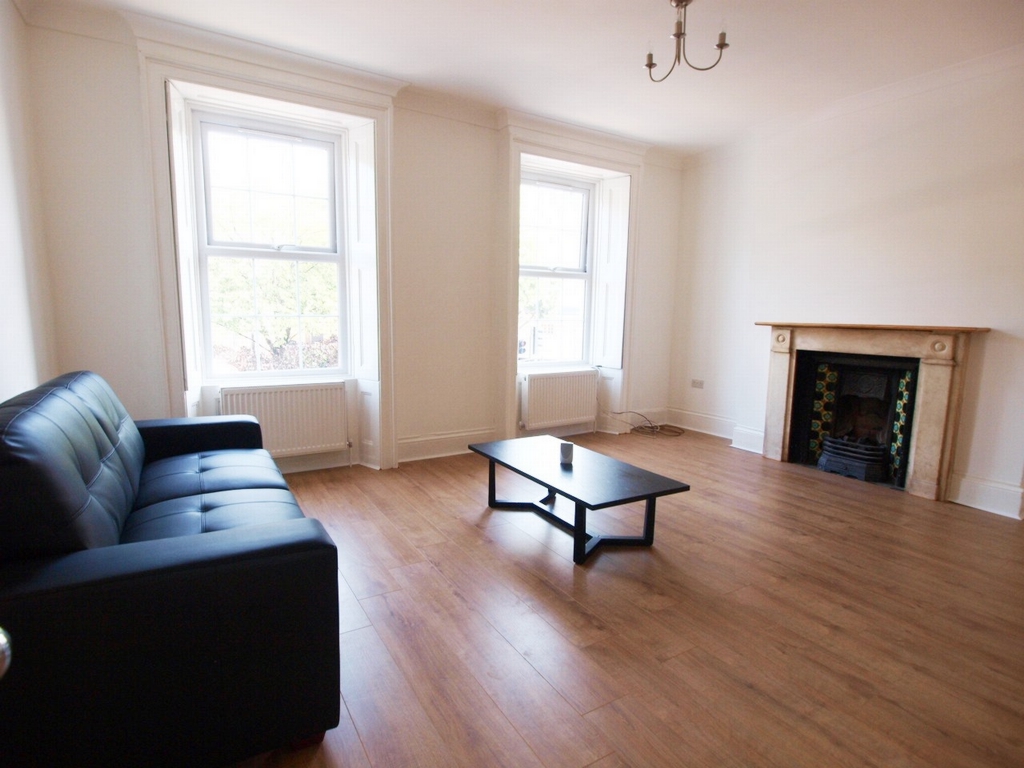 2 Bedroom Flat to rent in Kentish Town, London, NW1