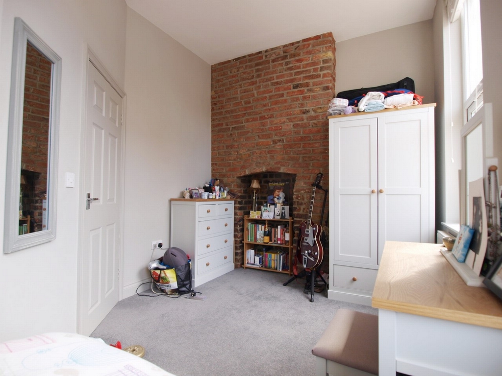 3 Bedroom Flat to rent in Stoke Newington, London, N16
