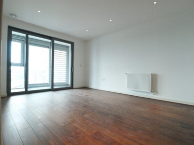 1 Bedroom Flat to rent in Ealing Road, Brentford, London, TW8