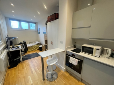 Studio Flat to rent in Pentonville Road, Kings Cross, London, N1