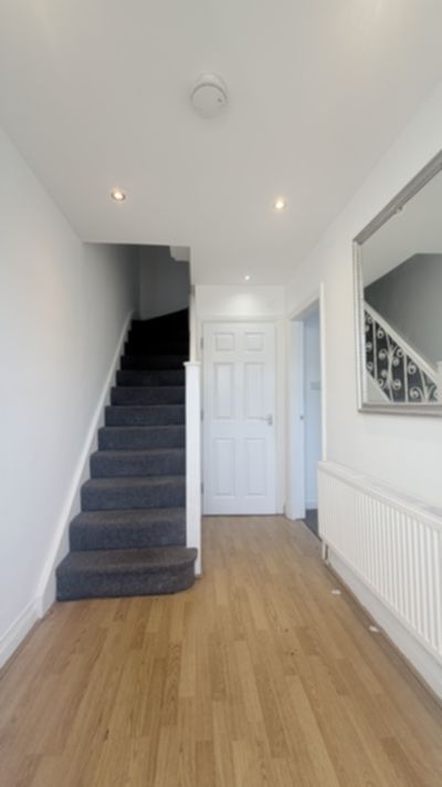 4 Bedroom 4 Bed House to rent in Review Road, Neasden, London, NW2