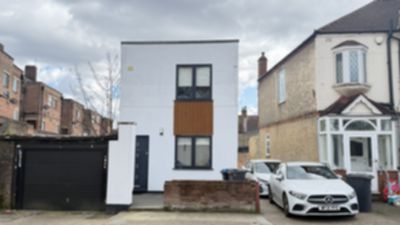 1 Bedroom 1 Bed Garden Flat to rent in Chatsworth Avenue, Wembley, Middlesex, HA9