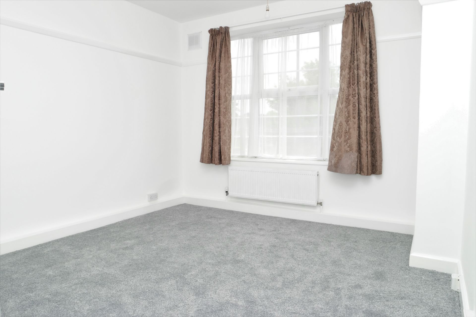 2 Bedroom Flat to rent in Lee, London, SE12