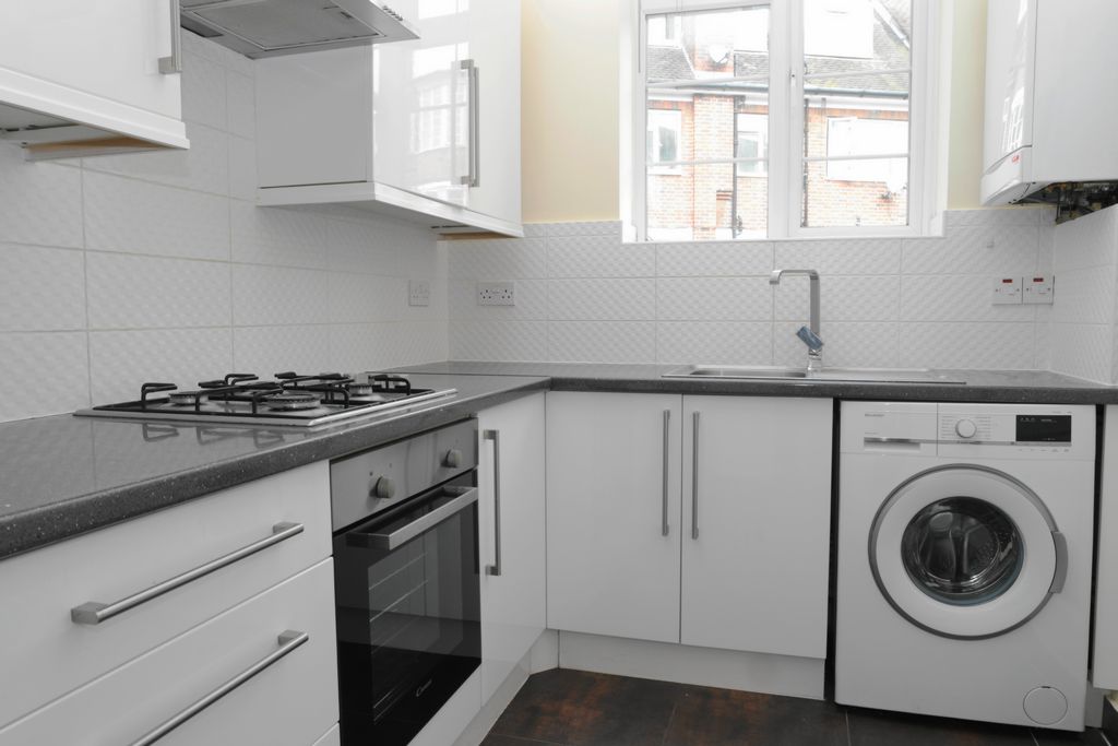 2 Bedroom Flat to rent in Catford, London, SE6