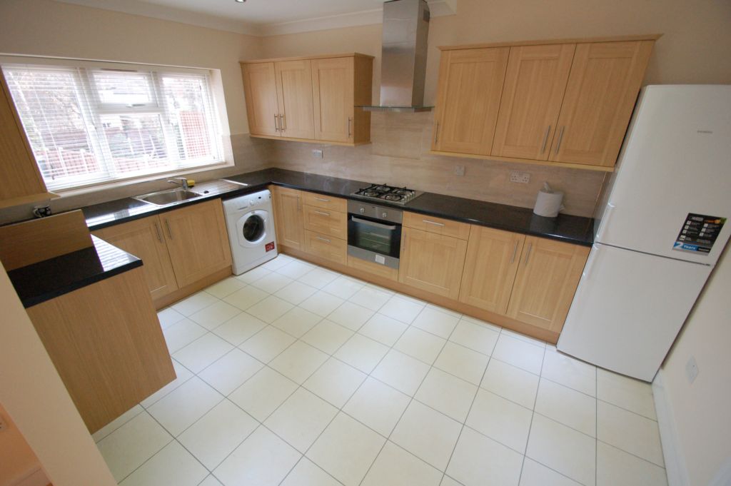 3 Bedroom Flat to rent in Hendon, London, NW4