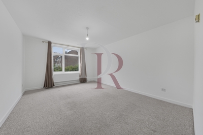 3 Bedroom House to rent in McDermott Close, Clapham Junction, London, SW11