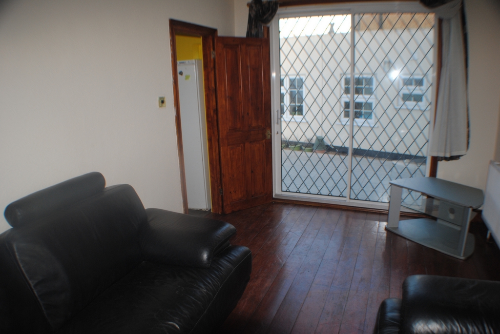 4 Bedroom House to rent in Southall, UB1