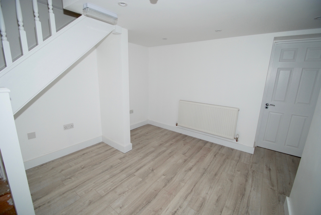 2 Bedroom Flat to rent in Hanwell, London, W7
