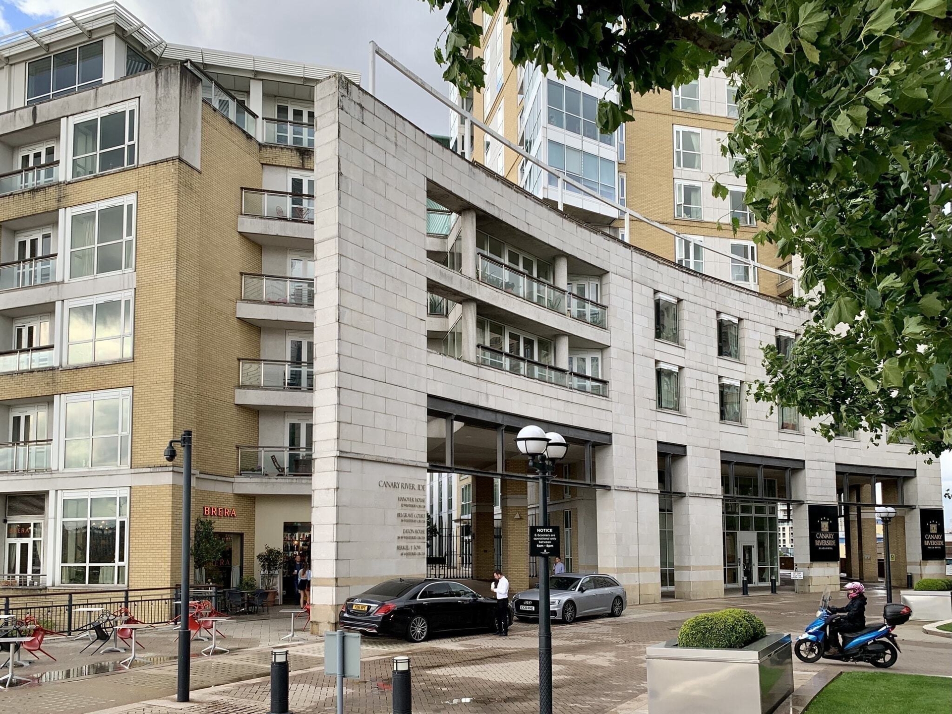 2 Bedroom Apartment to rent in Westferry Circus, Canary Wharf, London, E14