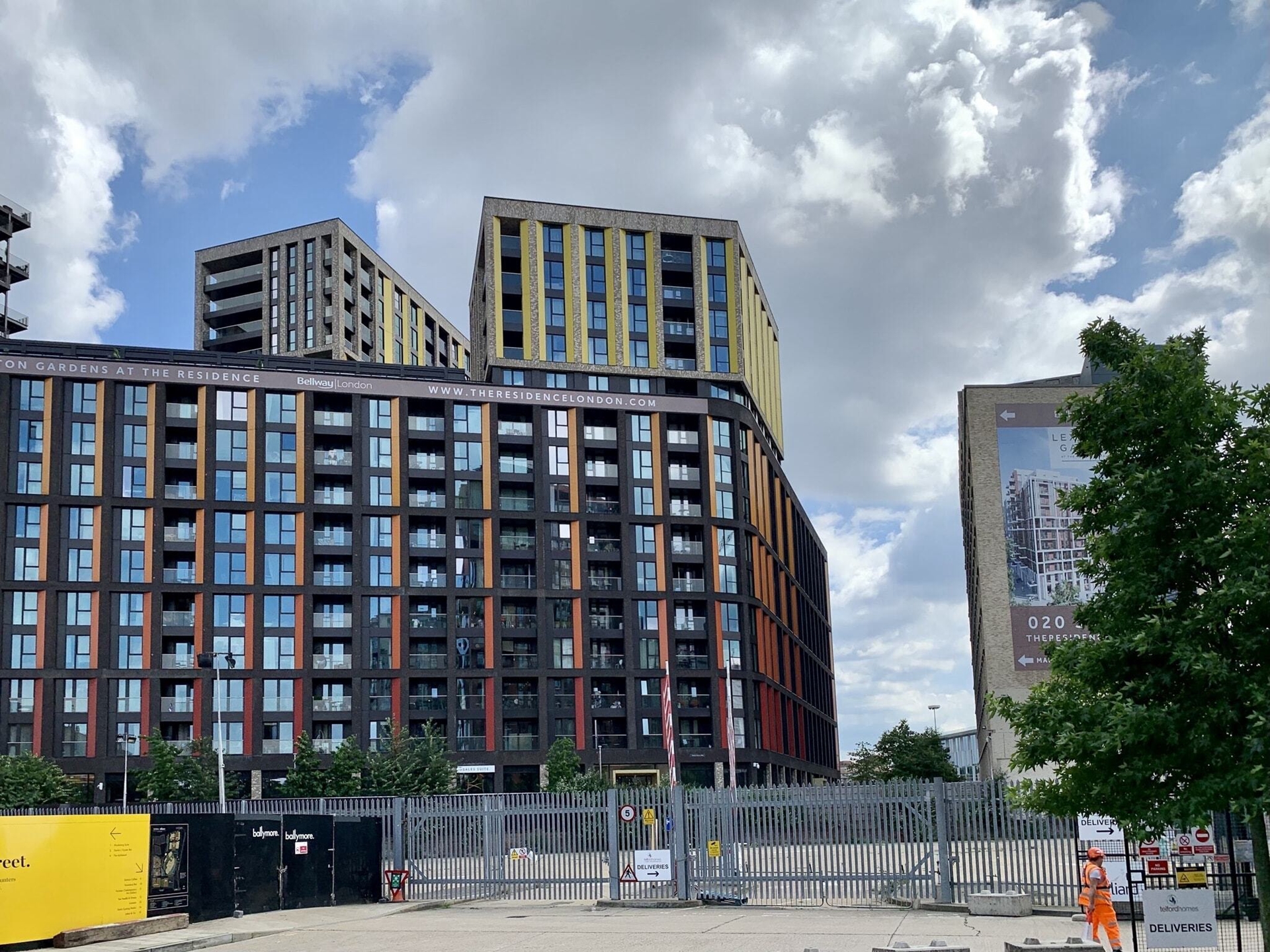 2 Bedroom Apartment to rent in Charles Clowes Walk, Nine Elms, London, SW11