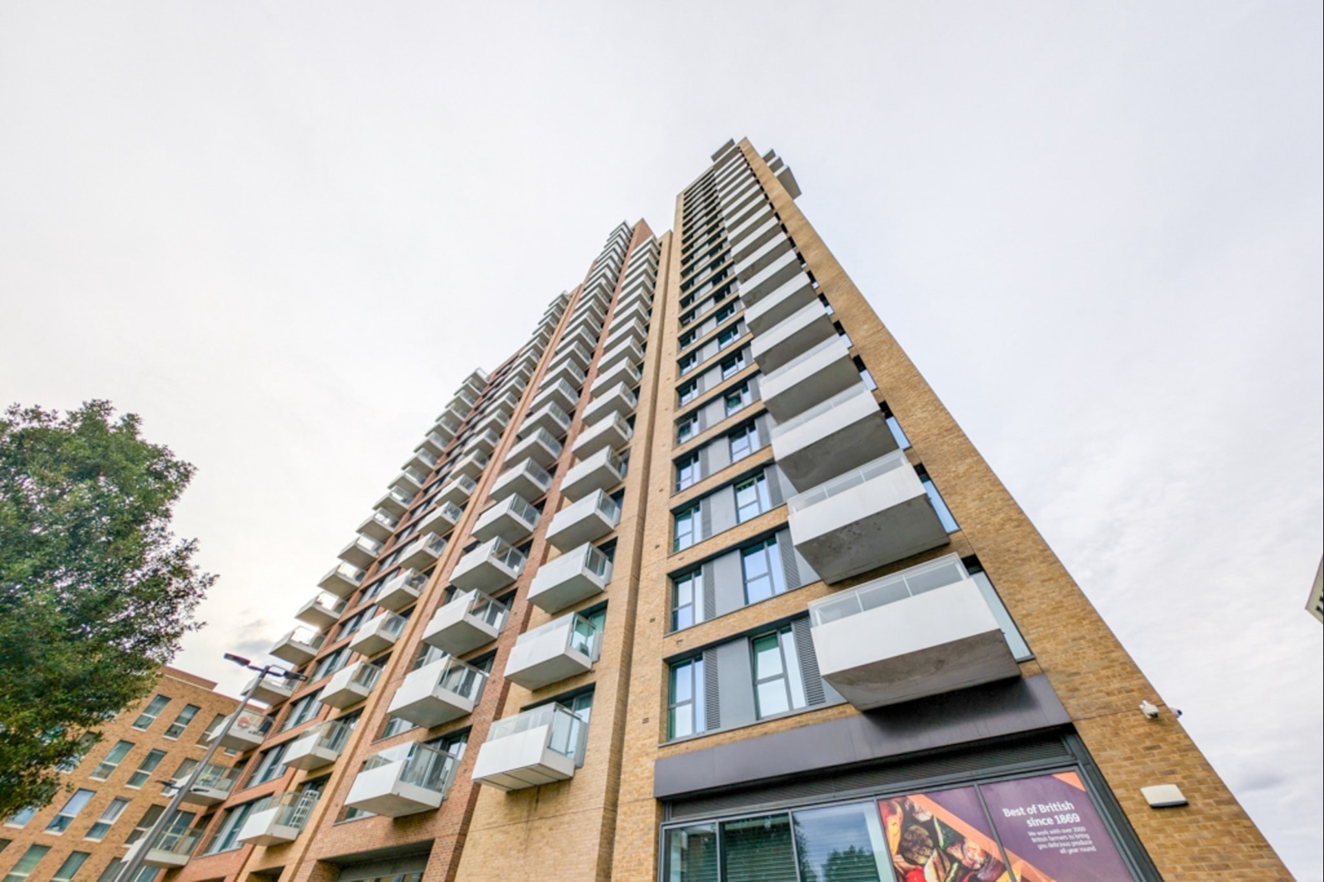 3 Bedroom Apartment to rent in Jefferson Plaza, Bromley-by-bow, London, E3