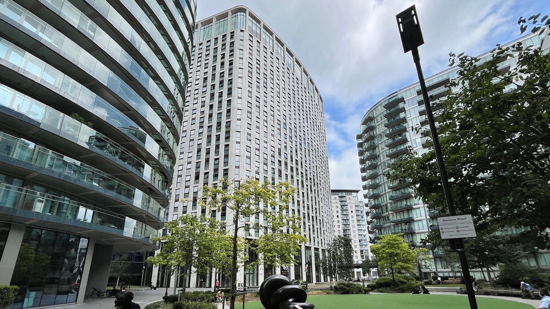 1 Bedroom Studio to rent in Crossharbour Plaza, Canary Wharf, London, E14