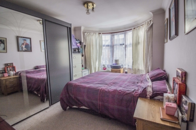 Dersingham Avenue Manor Park E12