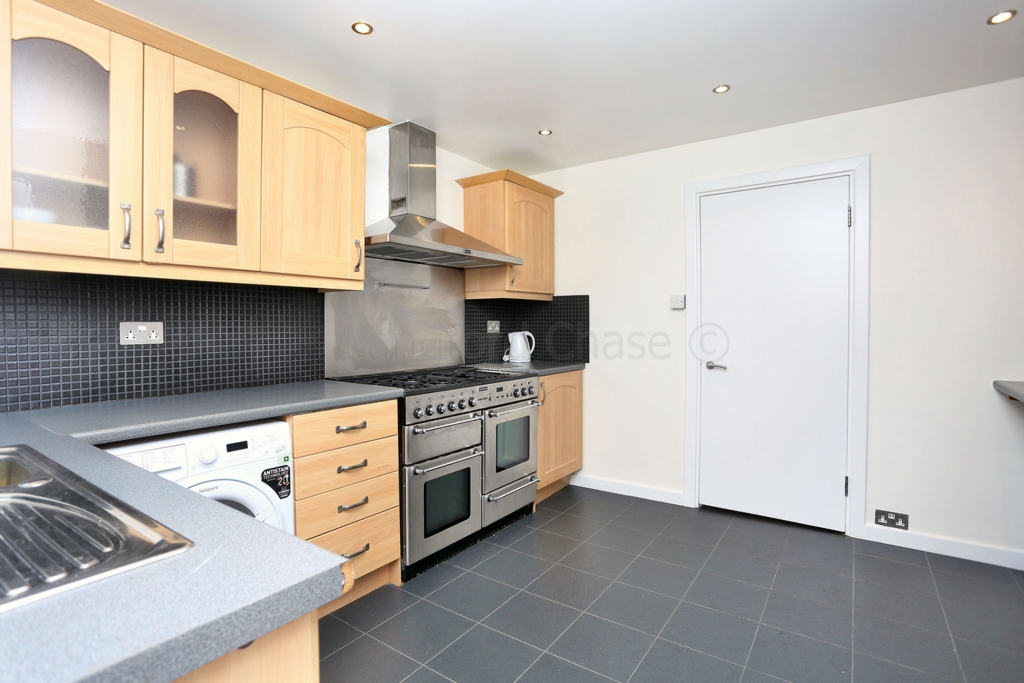 2 Bedroom Flat to rent in East Finchley, London, N2