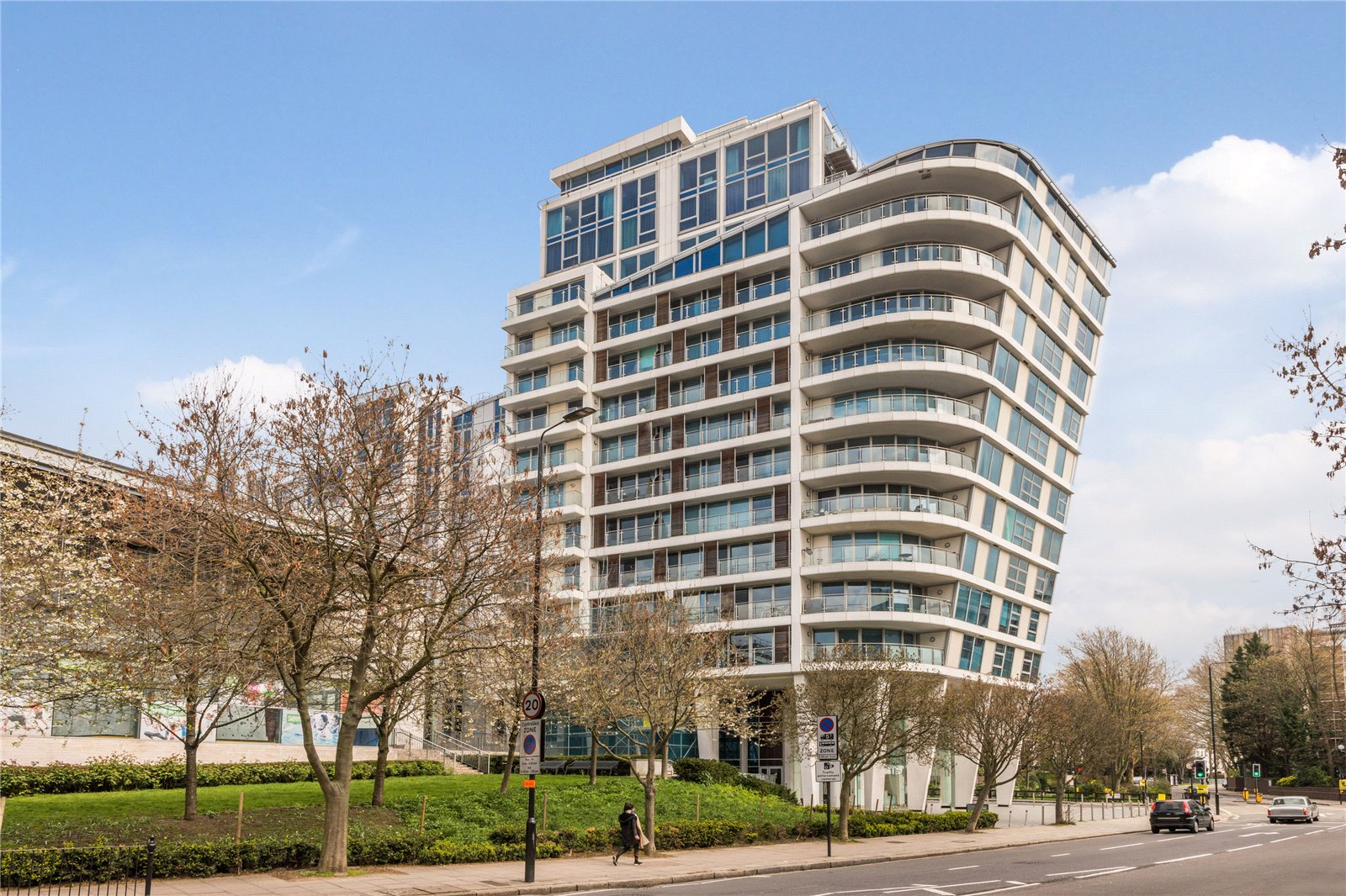 2 Bedroom Apartment to rent in Swiss Cottage, London, NW3