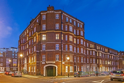 3 Bedroom Flat to rent in Harrowby Street, Marylebone, London, W1H
