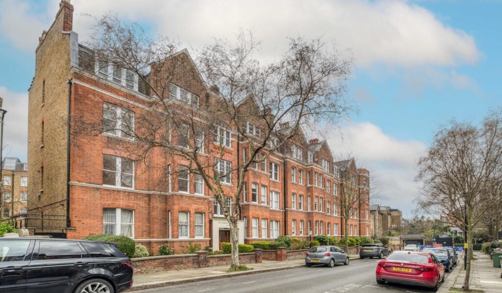 4 Bedroom Flat to rent in West Hampstead, London, NW6
