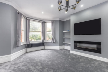 3 Bedroom Apartment to rent in Morshead Road, Maida Vale, London, W9