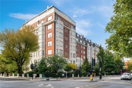 3 Bedroom Apartment to rent in Wellington Road, St John's Wood, London, NW8