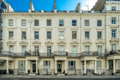 1 Bedroom Apartment to rent in Gloucester Terrace, Bayswater, London, W2