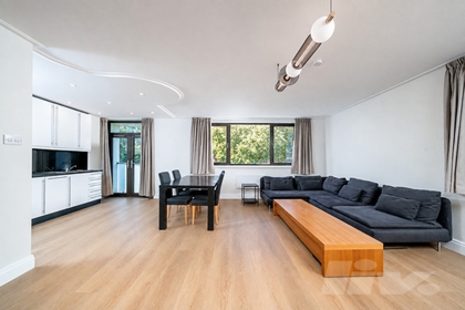 2 Bedroom Apartment to rent in Finchley Road, St Johns Wood, London, NW8