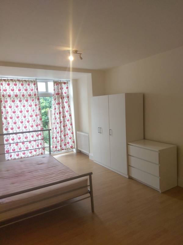 Room To Let to rent in , London, NW10