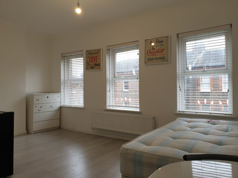 Room To Let to rent in , London, W10